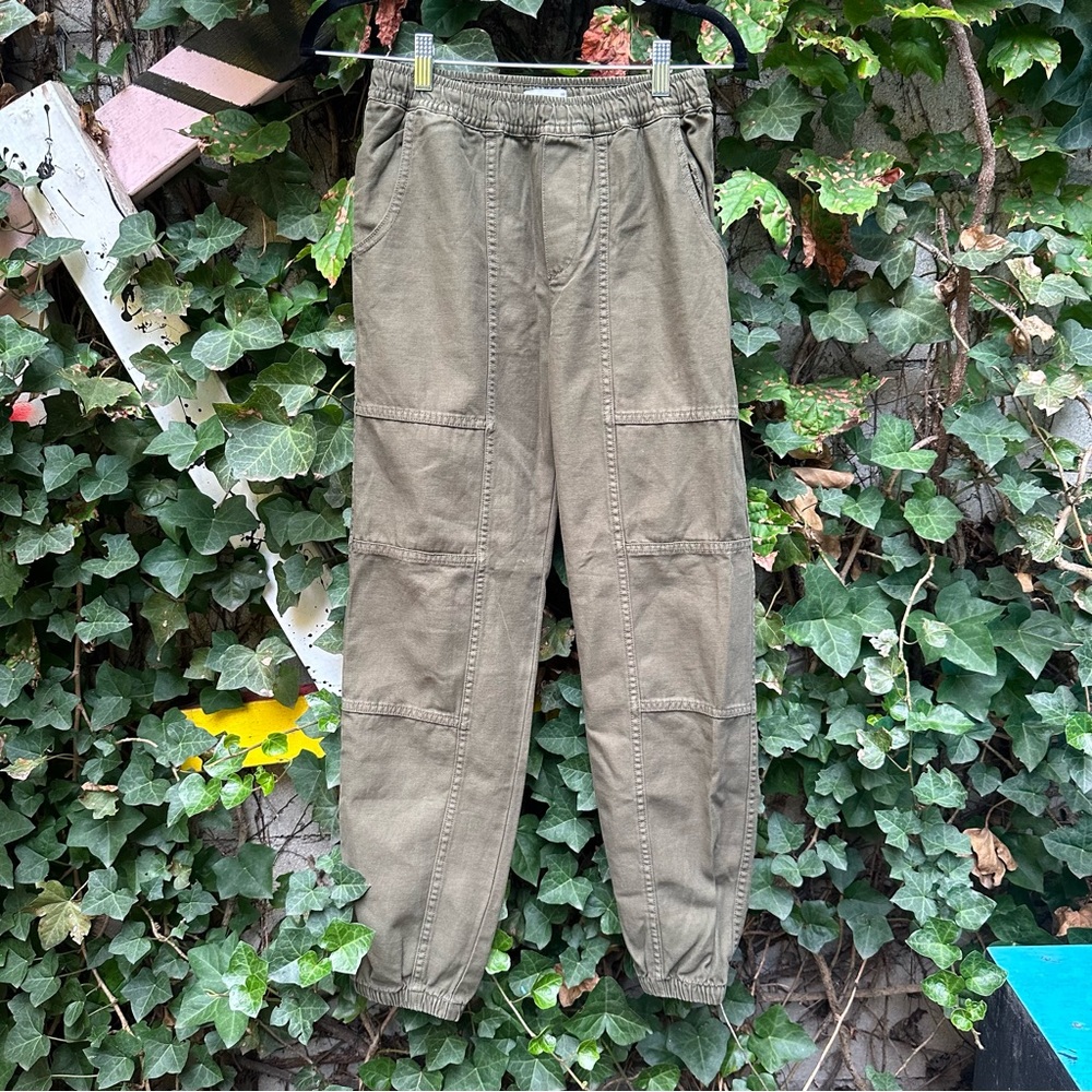 Aritzia Tna Khaki Jogger Pant
